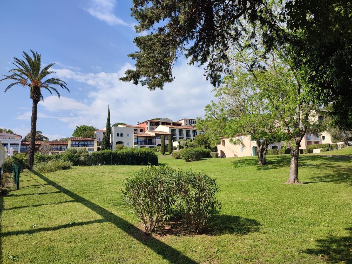 Chez Adriana Studio Proche Mer Avec Piscine Grimaud Exteriér fotografie